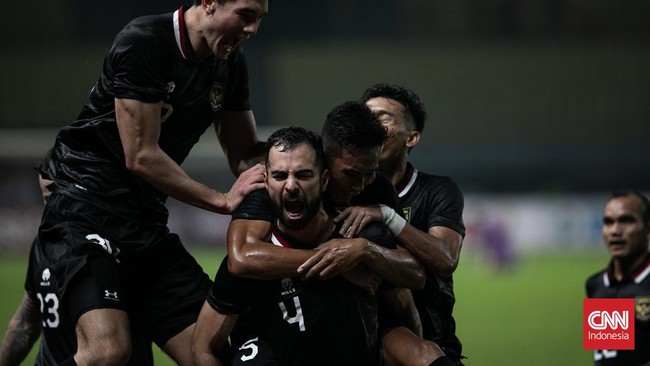 Jordi Amat meluapkan kegembiraannya usai mencetak gol debut saat Timnas Indonesia ditahan imbang 2-2 Burundi pada laga kedua FIFA Matchday.