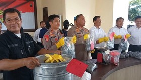 VIDEO: Polisi Gerebek 3 Pembuat Obat Petasan, Sita 40 Kg Obat Mercon