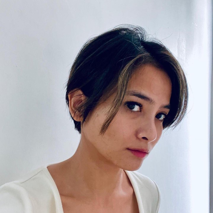 <p>Meski potong pendek rambutnya, pemeran Luna di film <em>Heart</em> ini masih tampak cantik dan memesona, ya, Bunda. (Foto: Instagram@septriasaacha)</p>
