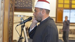 Bacaan Iqamah dalam Arab, Latin dan Artinya