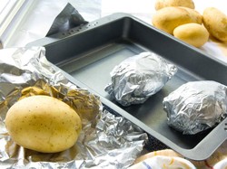 Apakah Aluminium Foil Aman Dipakai Lebih dari Sekali?
