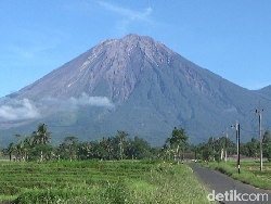 Wisata Alam di Kaki Gunung Semeru, Bikin Hati Tenang!