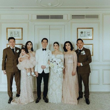 Jadi Besan Konglomerat, 7 Potret Keluarga Kevin Sanjaya Pedagang Sukses