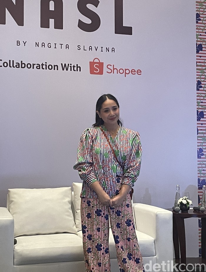 Nagita Slavina di Peluncuran Koleksi Terbaru NASL Nagita Slavina di Peluncuran Koleksi Terbaru NASL