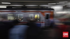 Mobil Box Tertabrak KRL, Rute Citayam-Bojong Gede Belum Bisa Dilalui