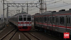 KRL Tabrak Mobil di Stasiun Daru-Tigaraksa