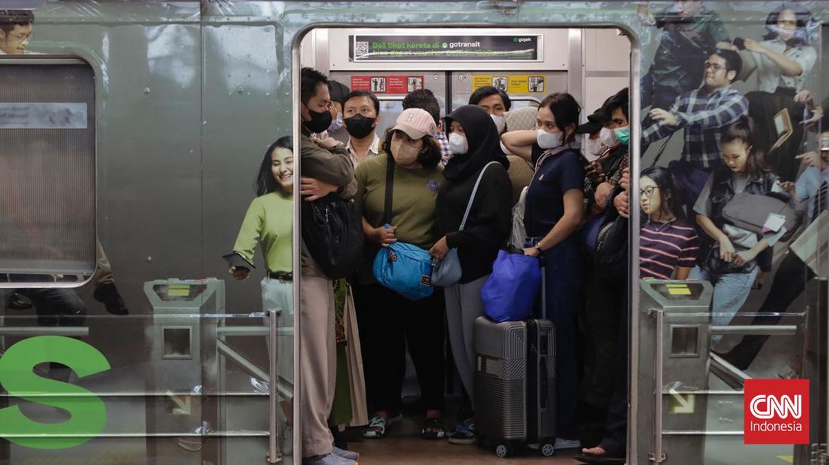 KAI Commuter Bantah Isu Naik KRL Tak Bisa Pakai e-Money Mandiri: Hoaks