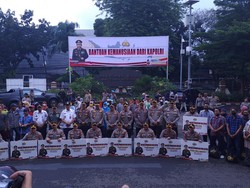 Polri Salurkan 2.000 Paket Bansos ke Slum Area di Jaksel