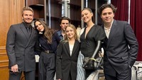 <p>Sebagai bungsu dan anak perempuan satu-satunya, Harper sangat dekat dengan ketiga kakak laki-lakinya, Bunda. Menggemaskan banget, ya! (Foto: Instagram: @victoriabeckam)</p>