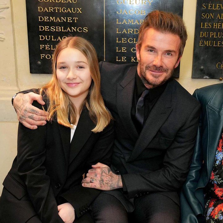 <p>Tak hanya dekat dengan sang Bunda, Harper juga sangat dekat dengan Ayahnya. Dalam beberapa kesempatan, Harper terlihat berpose bersama David. (Foto: Instagram: @victoriabeckam)</p>