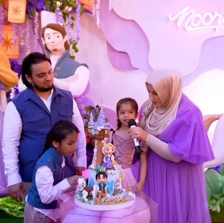 <p>Banyak netizen yang mengungkapkan doa dan harapannya pada Noora nih, Bunda. Mereka berharap Noora selalu diberikan kesehatan dan rezeki serta tumbuh menjadi anak salehah. (Foto: YouTube Tasyi Athasyia)</p>