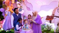 <p>Banyak netizen yang mengungkapkan doa dan harapannya pada Noora nih, Bunda. Mereka berharap Noora selalu diberikan kesehatan dan rezeki serta tumbuh menjadi anak salehah. (Foto: YouTube Tasyi Athasyia)</p>