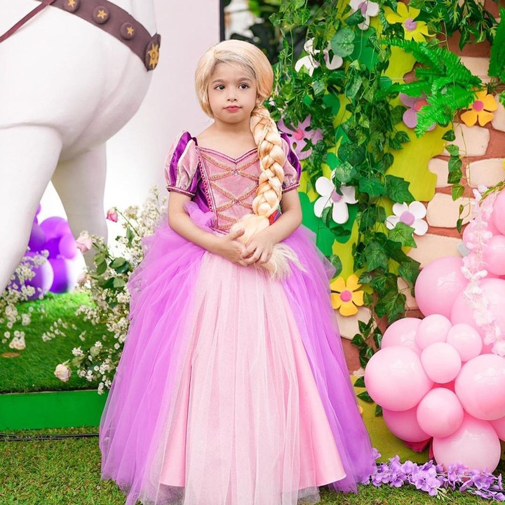 <p>Noora terlihat cantik mengenakan kostum ala Rapunzel, Bunda. Tak hanya itu, ia juga memakai rambut palsu panjang ala Rapunzel. Gemas banget ya, Bunda! (Foto: Instagram: @tasyiiathasyia)</p>