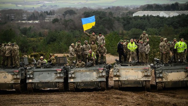 Tim pemburu tank Rusia bakal dikerahkan ke medan perang Ukraina untuk melawan kendaraan militer kiriman negara Barat.