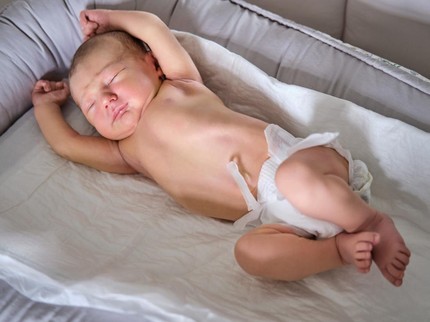 Kebiasaan Bayi Sering Ngulet, Berbahayakah? Penyebab dan Cara Mengatasinya