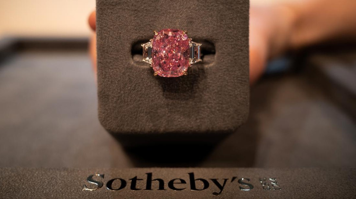 FOTO: Berlian Pink Langka Senilai Rp527 Miliar Dilelang di New York