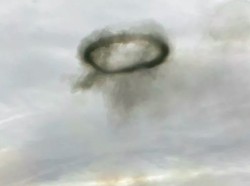 Lingkaran Hitam Misterius di Langit Rusia Bikin Geger