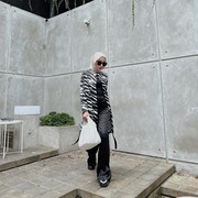 Inspirasi Gaya Fashion Anti Gagal Untuk Bukber Reuni, Monochrome Style ala Selebgram!