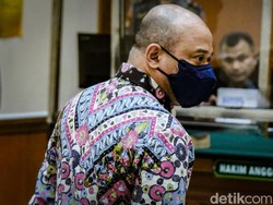 Irjen Teddy Minahasa Dituntut Mati di Kasus Narkoba, Pengunjung Sidang Riuh