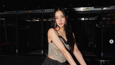 Lirik Lagu Terjemahan All Eyes On Me - Jisoo BLACKPINK