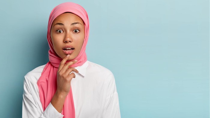 img-title Sudah Tahu? Ternyata 5 Kebiasaan Sepele Ini Bisa Membatalkan Puasa Lho, Jangan Sampai Ibadah Kamu Sia-sia!