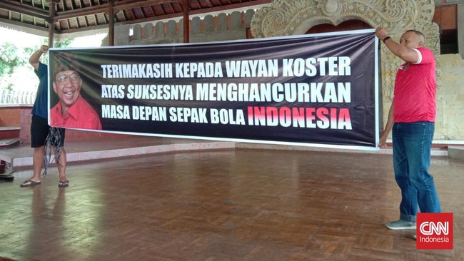 Gubernur Bali I Wayan Koster didesak minta maaf kepada publik karena sempat menolak kedatangan Timnas Israel berlaga di Piala Dunia U-20 di RI.