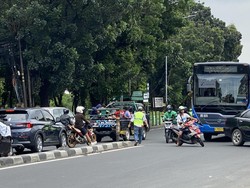 Warga Ngeluh U-Turn Jalan Pasar Minggu Arah Kalibata Bikin Macet