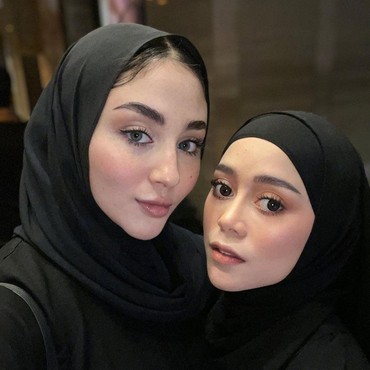 7 Potret Margin Wieheerm Mantap Berhijab, Cantik Disebut Mirip Lesti Kejora