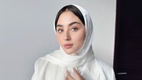 <p>Penampilan baru itu sebenarnya sudah diperlihatkan Margin sejak akhir 2022. Ia kerap mengenakan <em>scarf</em> untuk menutupi kepalanya di berbagai kesempatan. (Foto: Instagram @marginw)</p>