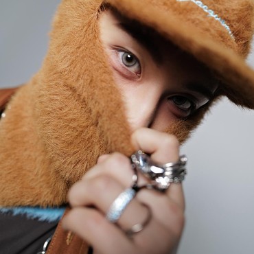 Lirik Lagu Golden Hour - Mark NCT