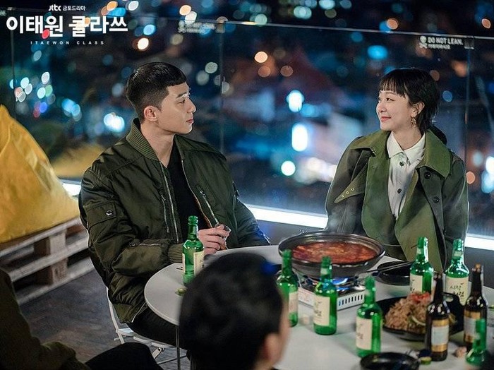 Park Seo Joon dan Kim Da Mi dalam Itaewon Class/Foto: hancinema.net