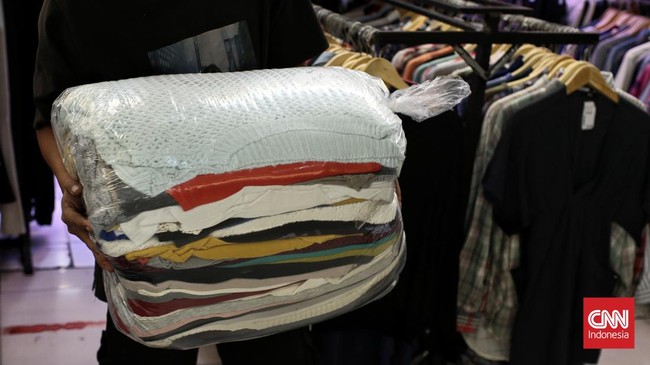 Polda Metro Jaya belum membeberkan identitas orang-orang yang telah ditangkap terkait status baju bekas (thrift) sitaan, hanya menyebut dari beberapa daerah.