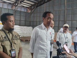 Senyum Kekecewaan Jokowi di Makassar Usai FIFA Batalkan Pildun U-20 di RI