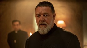 Main di The Pope's Exorcist, Russell Crowe Akui Tak Suka Film Horor