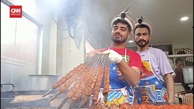 VIDEO: Berburu Kuliner Khas Ramadan di Sekitar Masjid Sunan Ampel