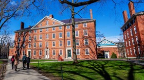 Trump Ancam Cabut Dana Federal Rp16,8 T untuk Universitas Harvard