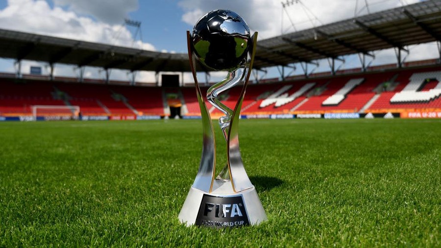 1150093920 LODZ, POLAND - MAY 18: A general view of FIFA U-20 World Cup Poland 2019 trophy on May 18, 2019 in Lodz, Poland. (Photo by Tom Dulat - FIFA/FIFA via Getty Images)