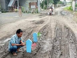 Hiii! Ada Kuburan di Tengah Jalan Pemalang, Begini Ceritanya
