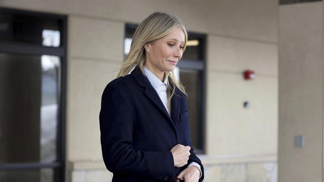 Gwyneth Paltrow menang gugatan kecelakaan ski. Juri menyatakan Paltrow tak bersalah atas kecelakaan yang menimpa Sanderson pada 2016. 