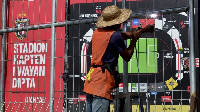Direktur Eksekutif LSI Djayadi Hanan menyebut masyarakat yang tak mempermasalahkan Timnas Israel menilai urusan sepak bola tak berkaitan dengan politik.