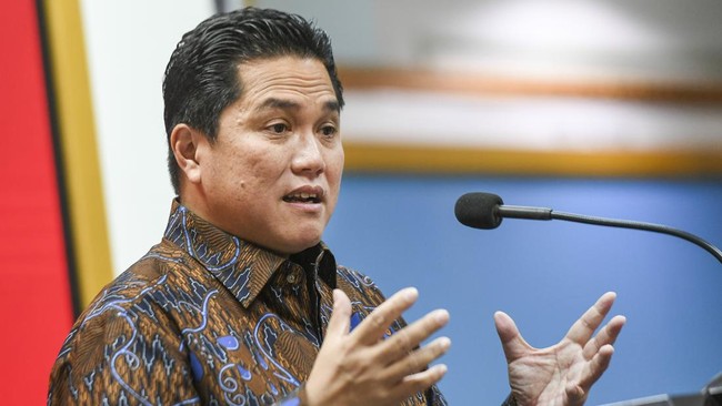 Menteri BUMN Erick Thohir merespons pernyataan Ganjar Pranowo soal banyak perusahaan pelat merah bangkrut.