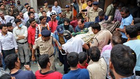35 Orang Tewas Akibat Kuil Hindu di India Roboh