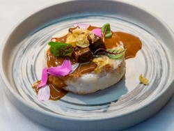 Berbuka Puasa di Raffles Hotel, Ditemani Surabi Mewah Foie Gras