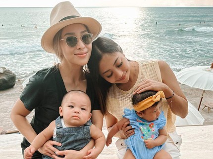 7 Potret Nikita dan Nona Willy, Kakak Adik Cantik yang Kompak Jadi Ibu