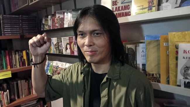 Once Mekel Minta Penulisan Ulang Sejarah RI Harus Transparan Anggota DPR RI Komisi X Once Mekel meminta dalam penulisan ulang sejarah Indonesia dilakukan secara terbuka.