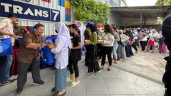 Ramadan Berbagi TRANS7 Salurkan Ratusan Sembako-Ngabuburit Bareng Anak Yatim