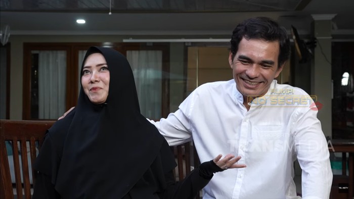 Teddy Syach dan Anne Kurniasih