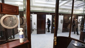 Toilet Umum Berusia 118 Tahun Jadi Hidden Gem Baru di Paris