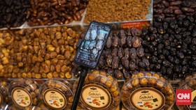 FOTO: Marak Live Streaming Jualan Kurma di Medsos