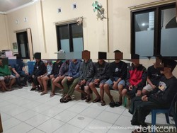 Terciduk Mau Perang Sarung, 13 Remaja di Blitar Nginap di Polsek Wlingi